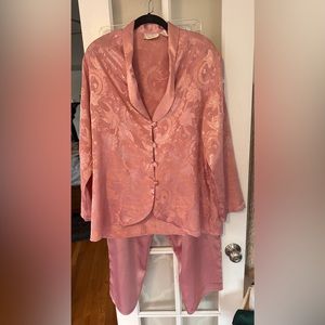 Victoria’s Secret large pajamas. Peach vintage. NWOT.